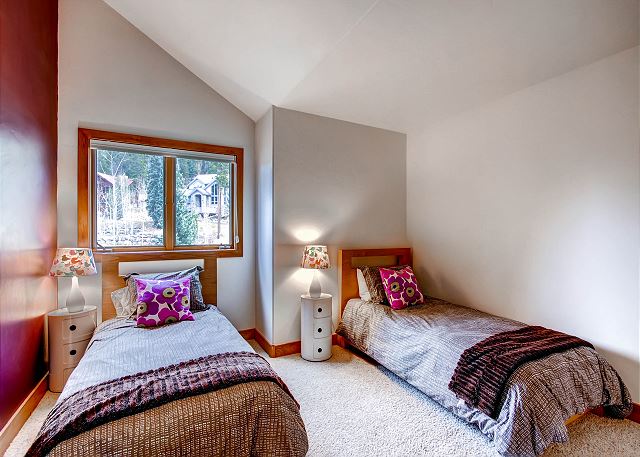South Surrey Wing Twin - sleeps 2 in two twin beds, shares hall bath with South Surrey Wing Twin