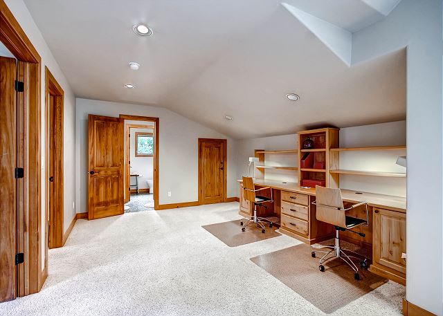 Upper Level Workspace
