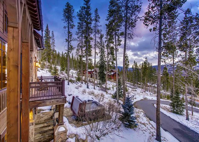 Grace Manor Hot Tub and Views!