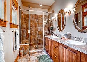 Grand Highlands Suite Ensuite Bath