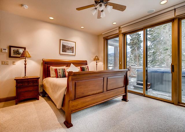 Grizzly Bear King Suite