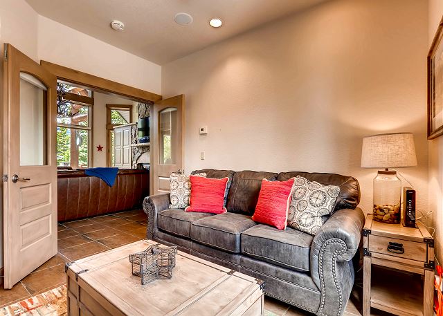 - sleeps 2 in one queen sleeper sofa
