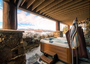 Private Outdoor Hot Tub