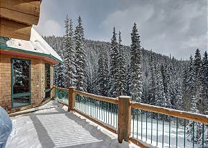 Peaceful Forrests Surround You at Paradise Meadow Lodge