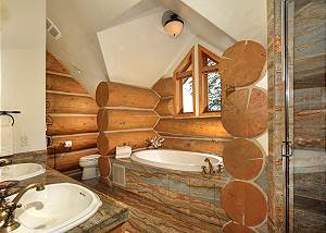 Paradise Mountain Master Ensuite Bath