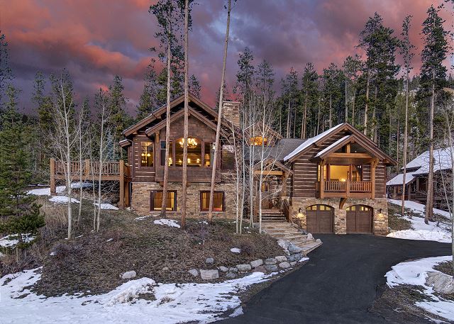 - Located in the exclusive Sunbeam Estates close to Main Street, Carter Park and the Ice Rink!