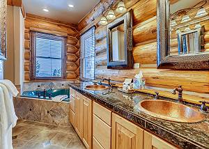 Chamonix Master En-Suite