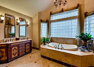 Grand Vizcaya Mus Ensuite Bath