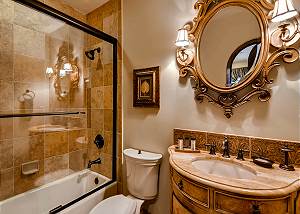 Santa Cruz Ensuite Bath