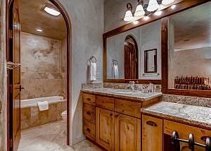 Milano Montagna Master Ensuite Bath