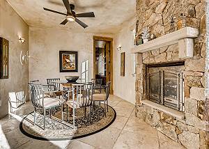 Breakfast / Dining Nook