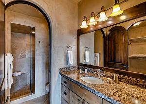 Monticello D'Alba Ensuite Bathroom