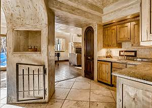Wet Bar leads into