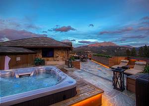 The all-season Rooftop Patio