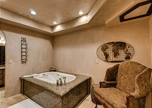 Snowflake Salerno Ensuite Bath