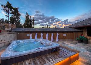 Hot Tub on Rooftop Patio