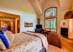 Stags Head King Suite
