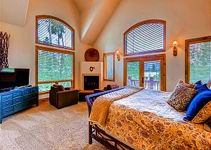 Stags Head King Suite