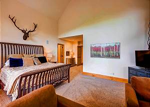 Stags Head King Suite