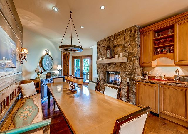 Dining Table with Seating for 8 - additional seating at Breakfast Nook - wet bar and gas fireplace