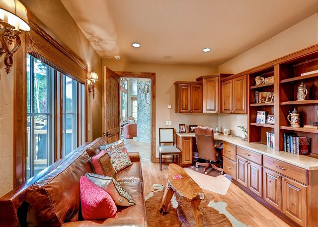 Cypress Heart Office - Sleeps two in queen sleeper sofa