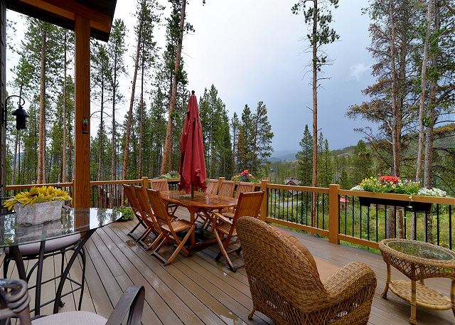 Large Deck with expansive views!