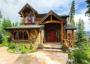 Welcome to Cypress Mountain Chalet!