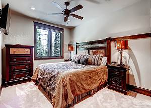 Rocky Mountain Lodge