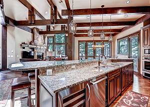 Rocky Mountain Lodge