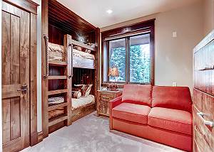 Rocky Mountain Lodge
