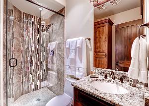 Rocky Mountain Lodge