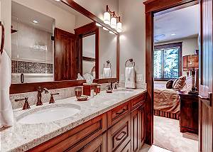 Rocky Mountain Lodge