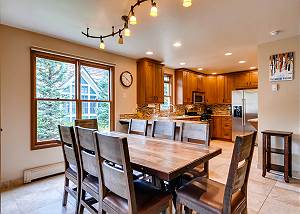 Dining Area with seating for 8
