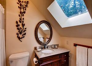 Upper Level King Ensuite Bath