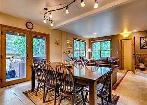 Dining Area with seating for 8
