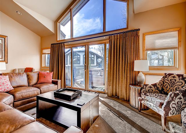 Living area with access to private hot tub