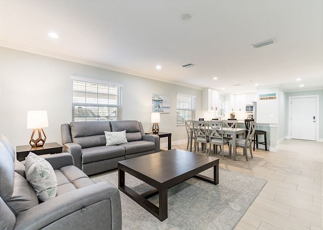 2/2 (120) Club Corner