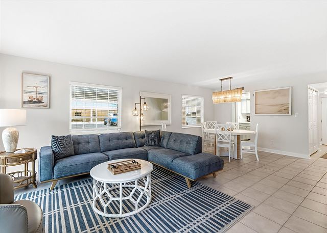 2/2 (135) Club Corner