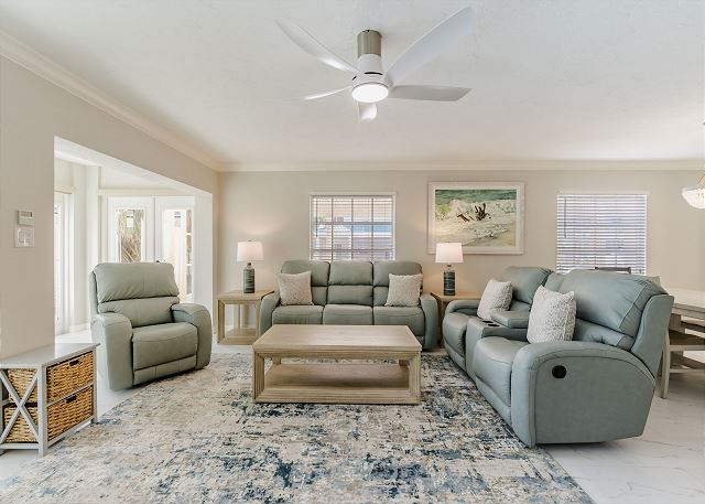 2/2 (165) Club Corner