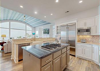 Fully Stocked Kitchen