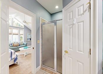 En-Suite Guest Bathroom with Tiled Walk-in Shower