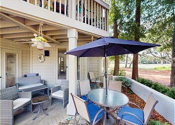 Private Patio with Outdoor Dining