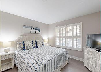 Guest Bedroom with King Size Bed
