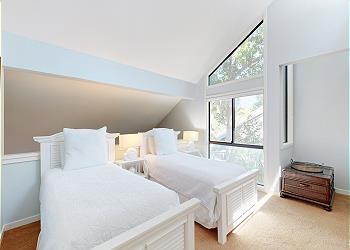 Loft with Twin Size Beds