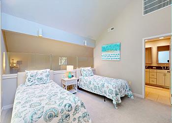 Loft with Two Twin Size Beds