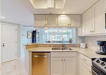 Fully Stocked Kitchen