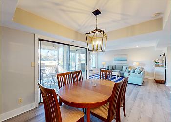 Dining Area with Seating for Six