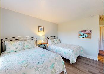 Upstairs Guest Bedroom with En-suite Guest Bath