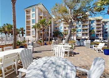 Villamare Community Grills