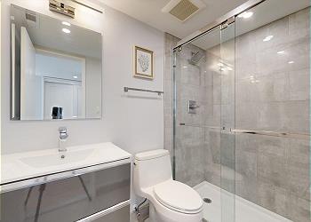 En-Suite Guest Bathroom with Tiled Walk-in Shower